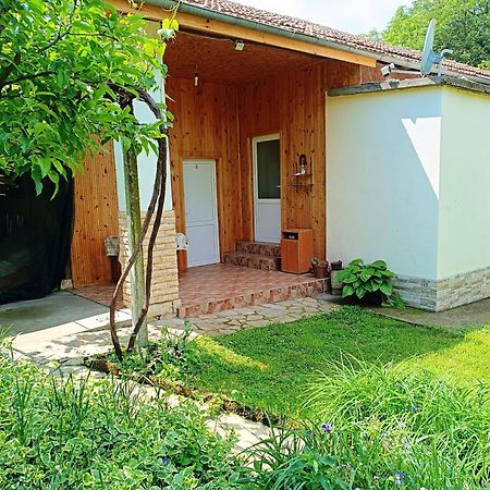 Divna Guest House Krushuna Dış mekan fotoğraf