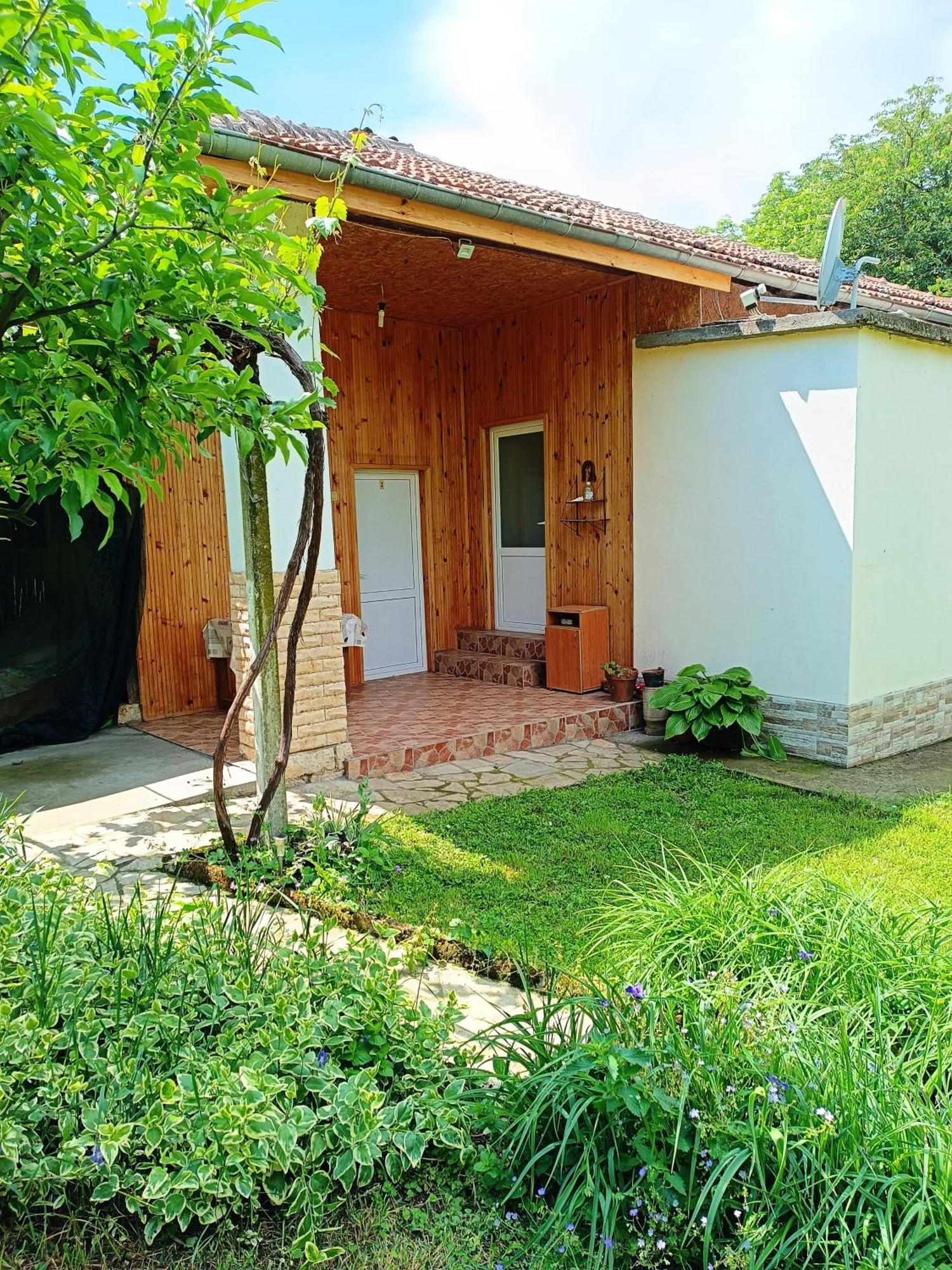 Divna Guest House Krushuna Dış mekan fotoğraf